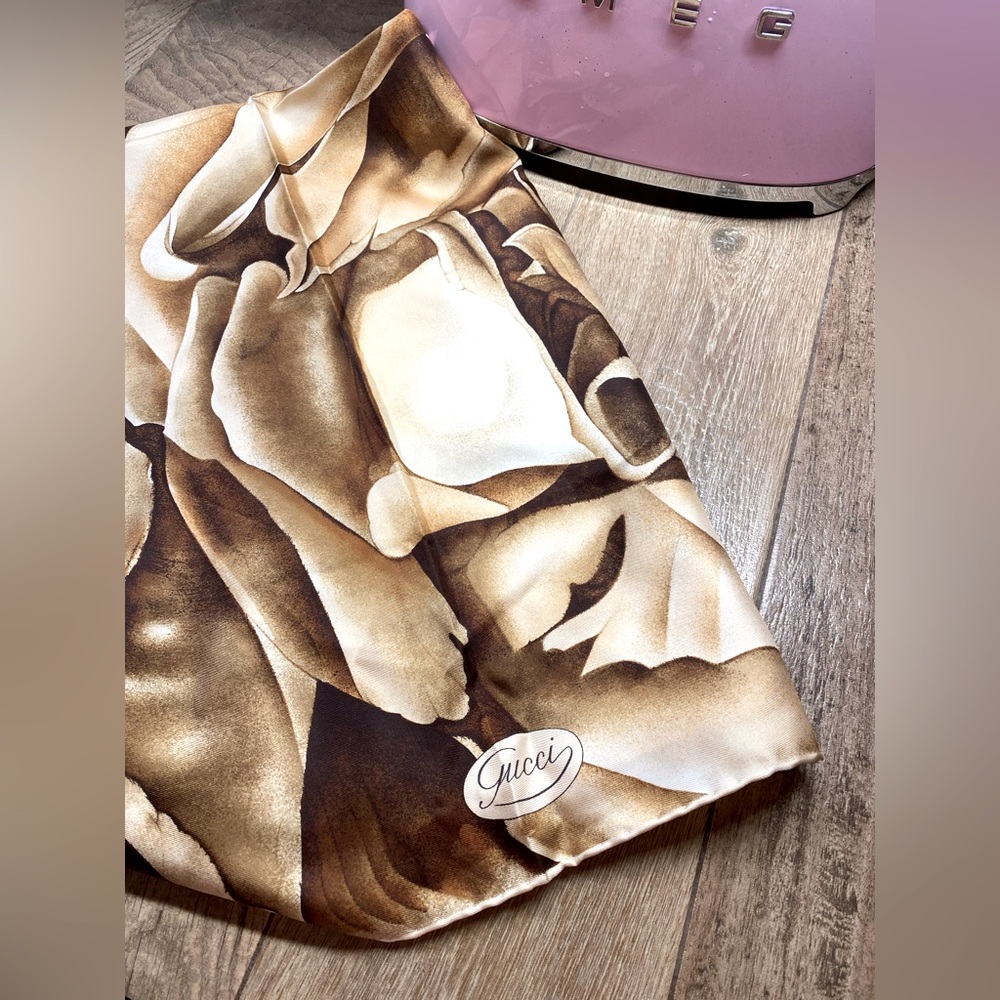 Gucci brown tan silk scarf 34x34 in